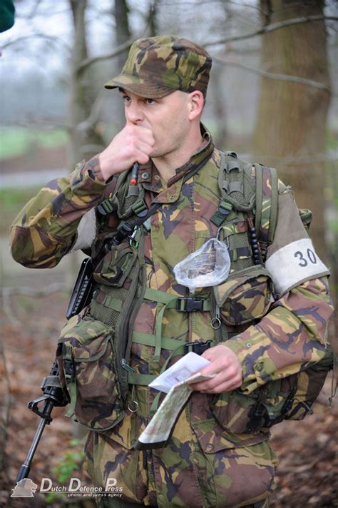 Netherlands Army Commando Regiment selection .